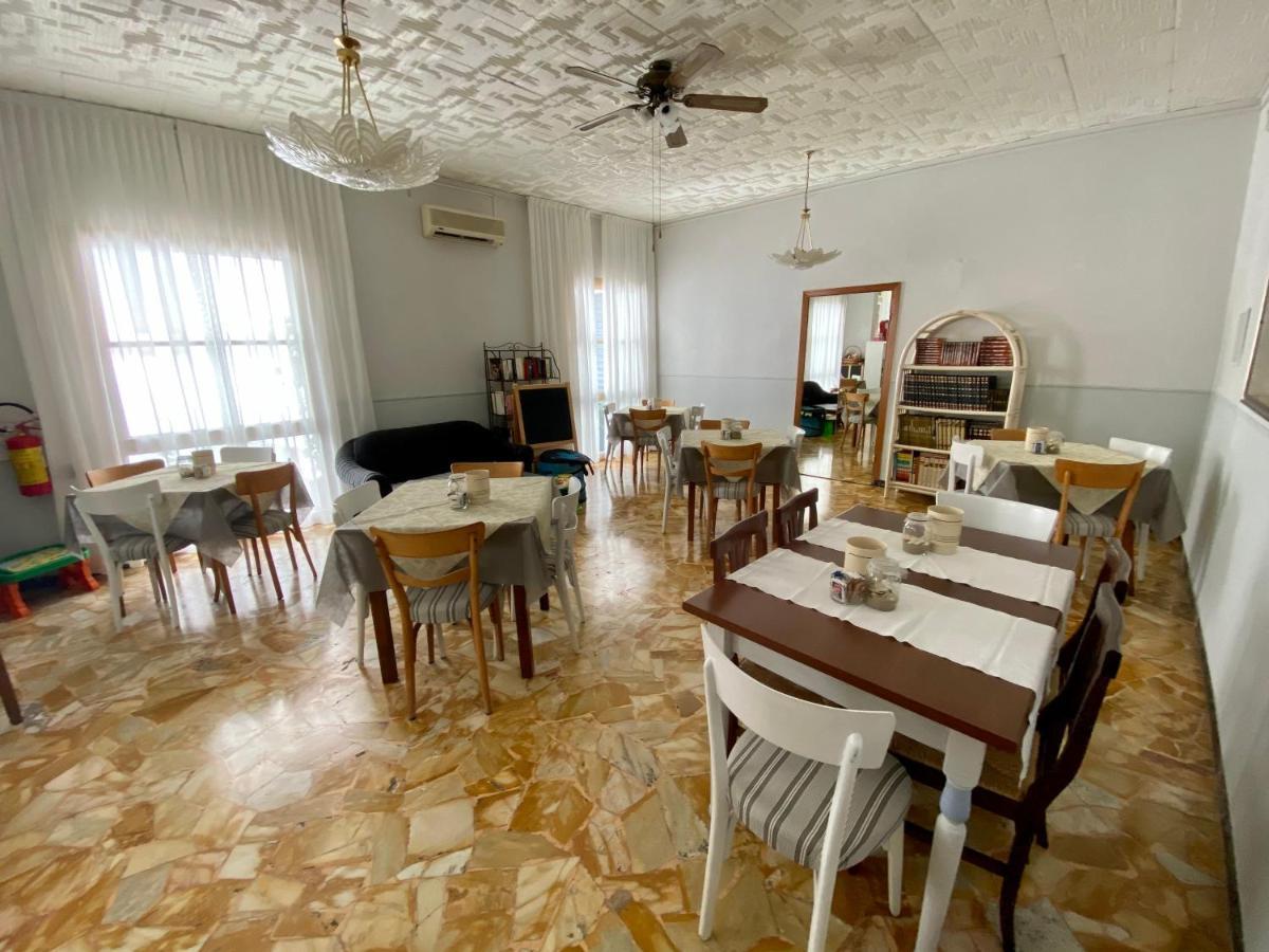 Villa Mirna Rimini Exteriör bild