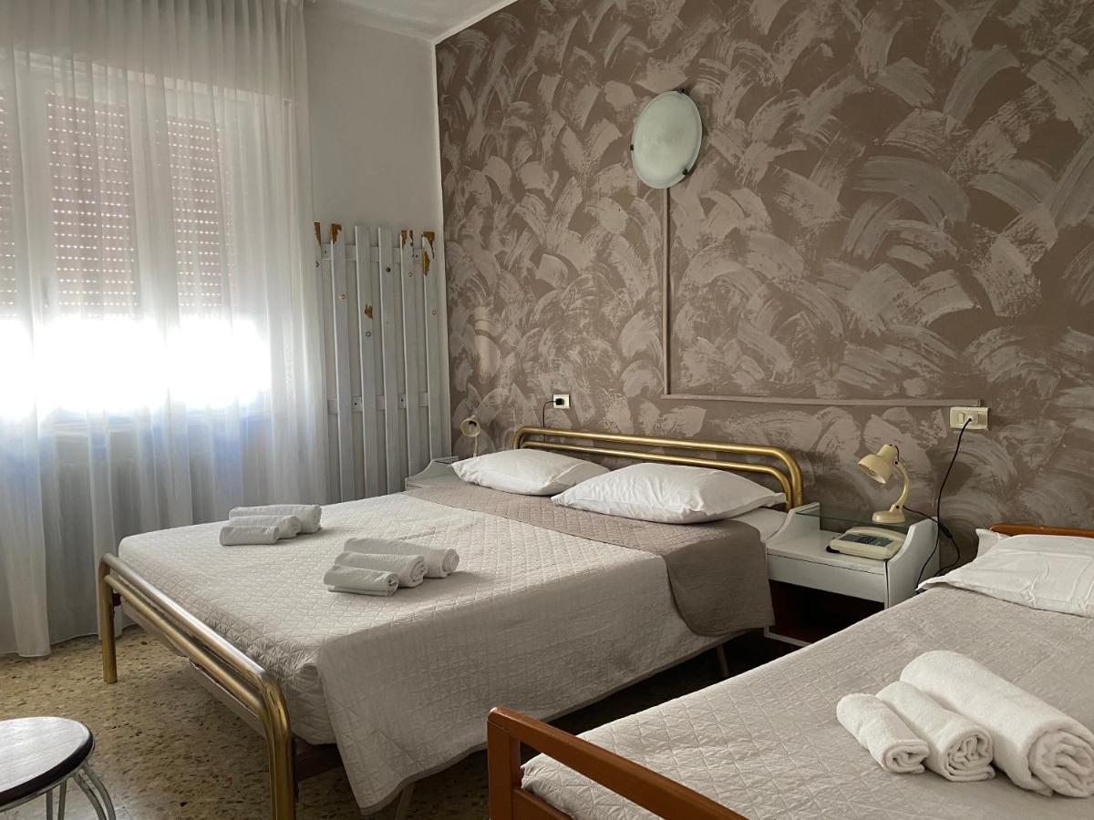 Villa Mirna Rimini Exteriör bild